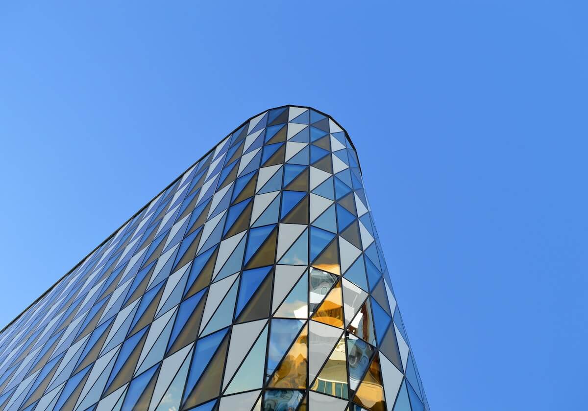 【夜读】皇马冬窗紧盯阿拉巴，拉莫斯何去何从？