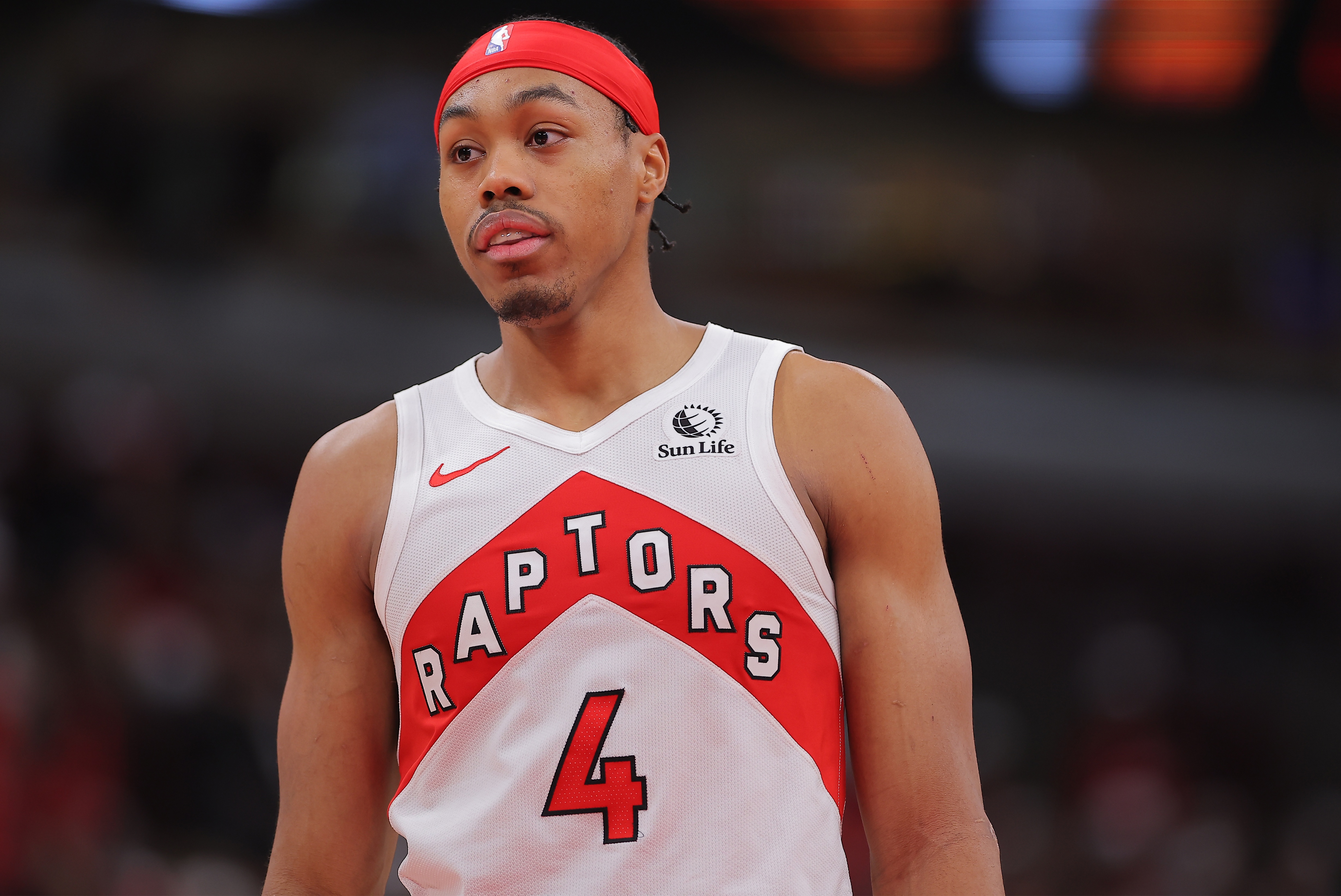 篮球-今天主场打国王！斯科蒂·巴恩斯因肩伤问题出战成疑